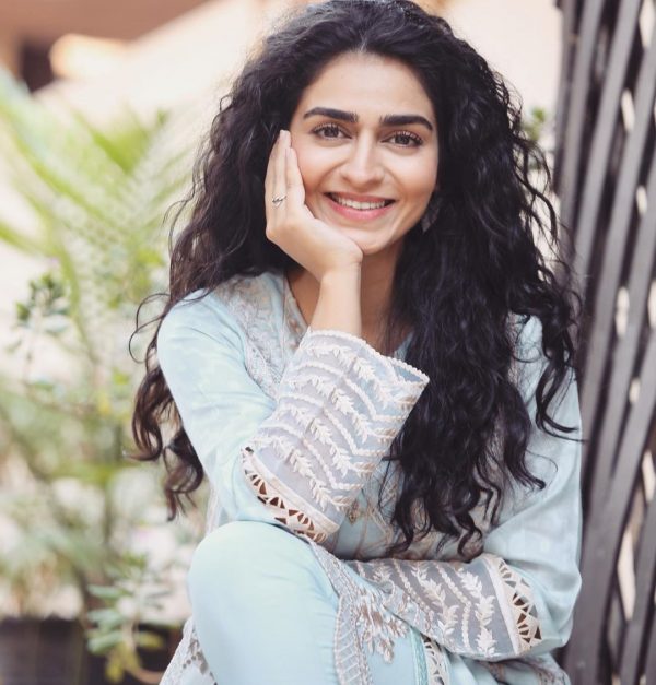 New Pictures of Awesome Serial Actress Hajra Yamin | Dailyinfotainment